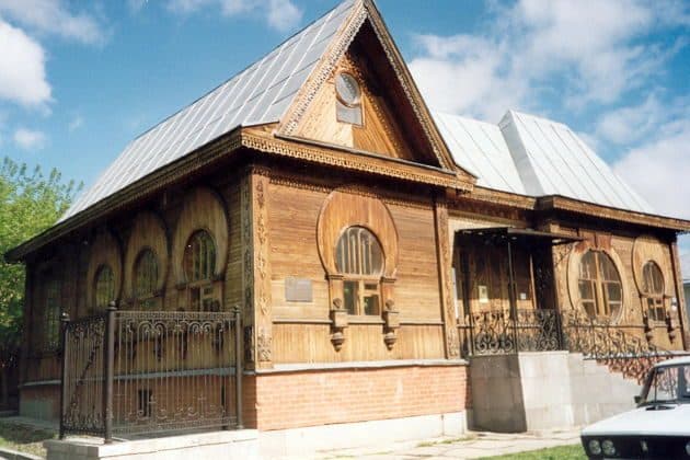 «По Красной Линии Екатеринбурга с гидом - историком»