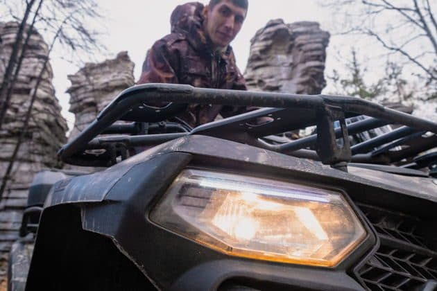 Квадротур от озера Песчаное к скалам  «‎Чёртово городище»