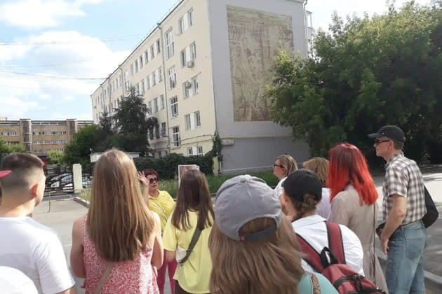 Необычная пешая экскурсия по Екатеринбургу «Удивительное рядом»