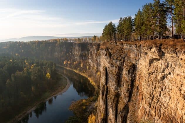 Белые скалы и главная река Среднего Урала